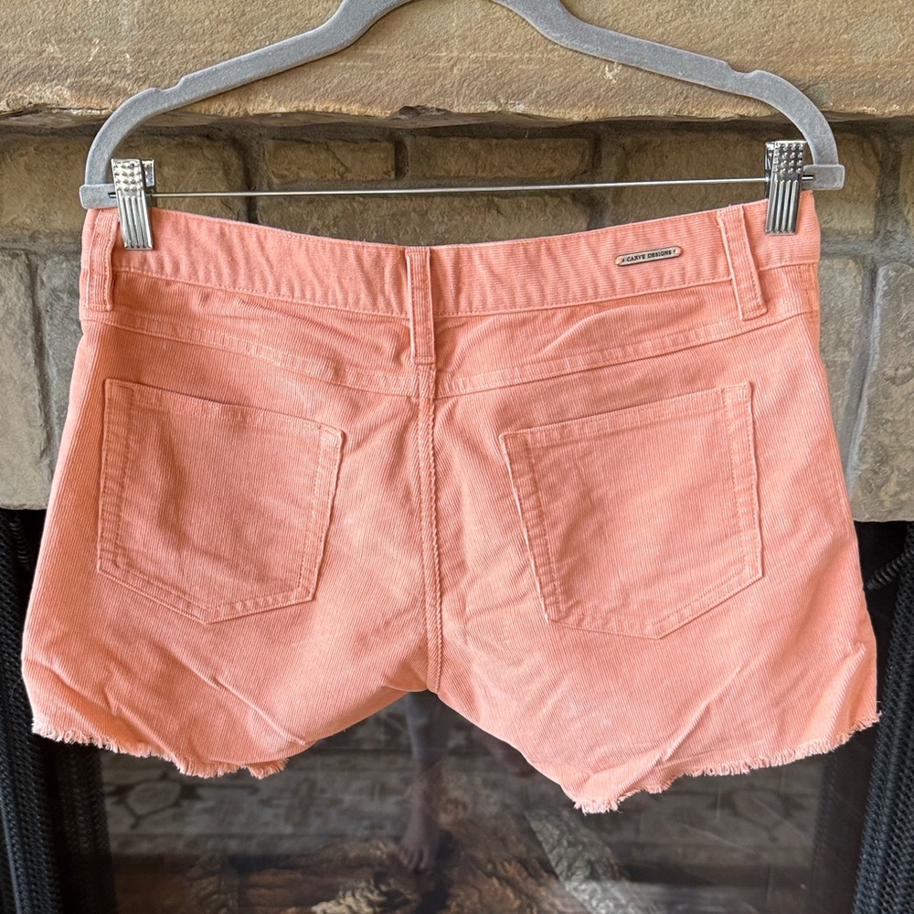 Carve Designs Women's Oahu coral Corduroy Shorts with fray & stretch. Size 6 - Picture 4 of 8